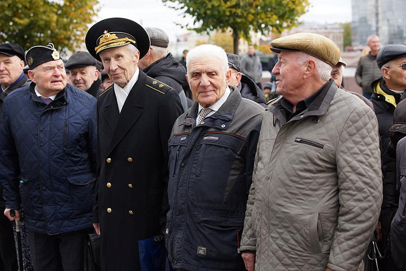 41-в центре Жданов Леонид Иванович-1956-Марченко Алексей Иванович-1959-1000.jpg